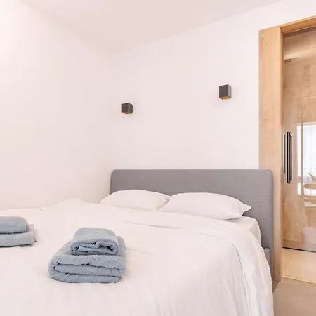 Skg Cityscape Metropolis Aparthotel 4*