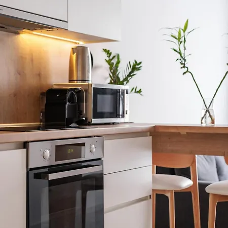 Skg Cityscape Metropolis Aparthotel 4*